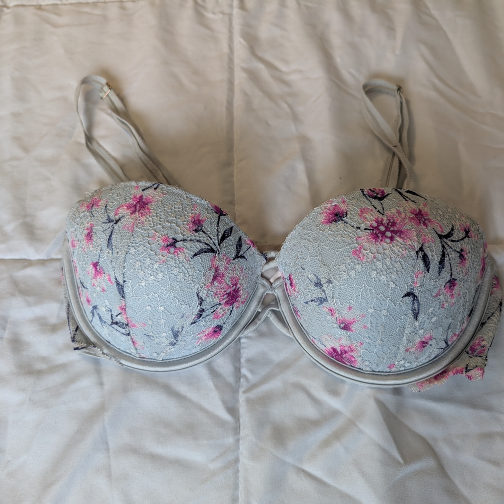 Victoria's Secret Floral Lace Bra in Light Blue and Pink